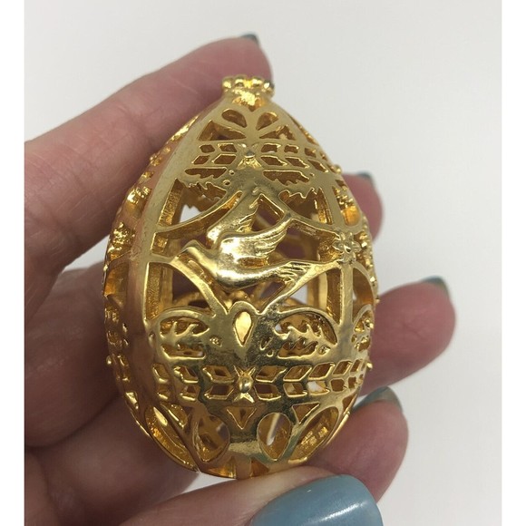 Vtg Franklin Mint Gold Tone Metal Easter EGG Ornament Dove & Heart 2.25" X 1.5” - Picture 2 of 6